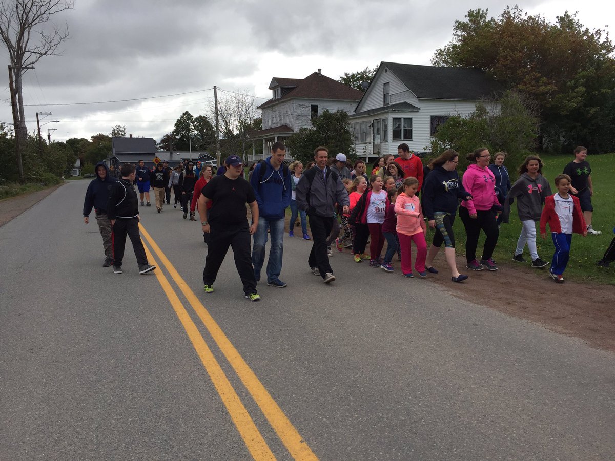Chignecto_FoSS's tweet photo. RHDS honours Terry Fox &amp; Marathon of Hope. The school also received it 15 Year Participation Banner. #TerryRanForMe #IAmRunningFor #TerryFox https://t.co/gt5LTEXMWP