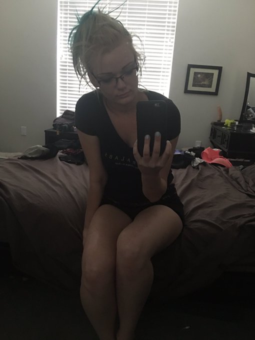 Good morning https://t.co/Rb0WiRKjcy<a href="/tag/zoeypaige"class="tags"><span>#zoeypaige</span></a>