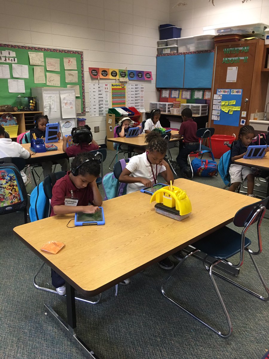 jsickmeier_lcss's tweet photo. Kinders love our iPAD time! #technologyrocks #learningisfun @sukaratana_lcss @alawsonFLE https://t.co/rC4Q608K1u