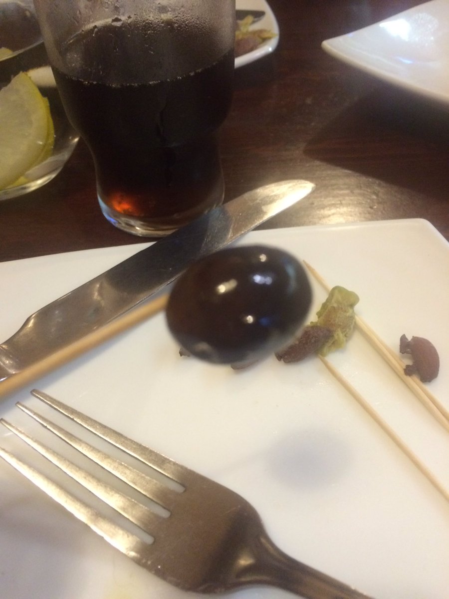 johnkinse's tweet photo. Black olives...unreal https://t.co/H68X2ksRFR