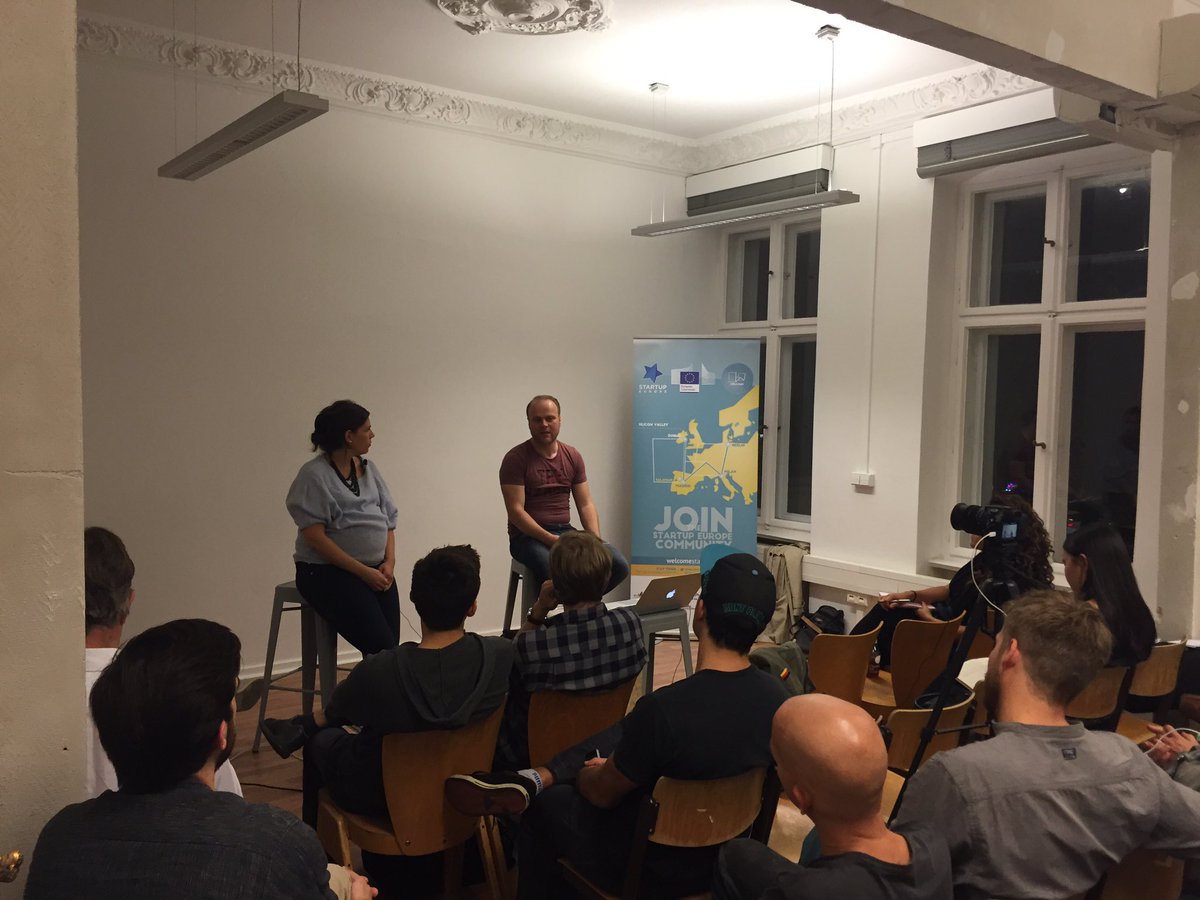 "Get in touch with #vcs when you're not raising" - <a href="/chrisangele/">Christian Angele</a> sharing his experience as an #entrepreneur &amp; #angel #investor at <a href="/juggleHUB/">juggleHUB Coworking</a>