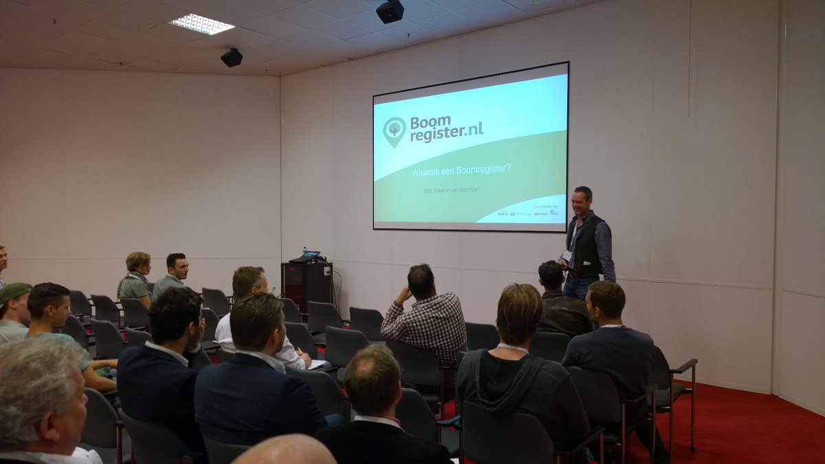 Boomregister's tweet image. Volle zaal @DvdORNL over toepassingen #Boomregister door @JoostVerhagen Presentatie in uw organisatie doen we graag!