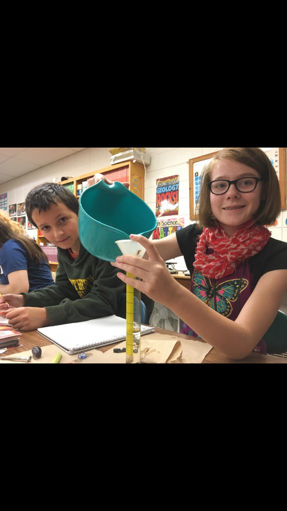MustangNelly68's tweet photo. 6th graders experimenting w/water displacement to find the volume of an irregular solid! #wearemerrill  #merrillpd https://t.co/Pv1GBImDjh