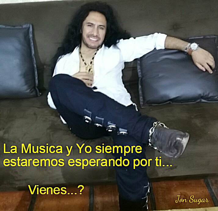 JonSugar1's tweet photo. La música es mi destino, es mi gran amor...es donde quiero  flotar siempre #musica #amor #singer #pasion #rock https://t.co/bhIBjTKS7V