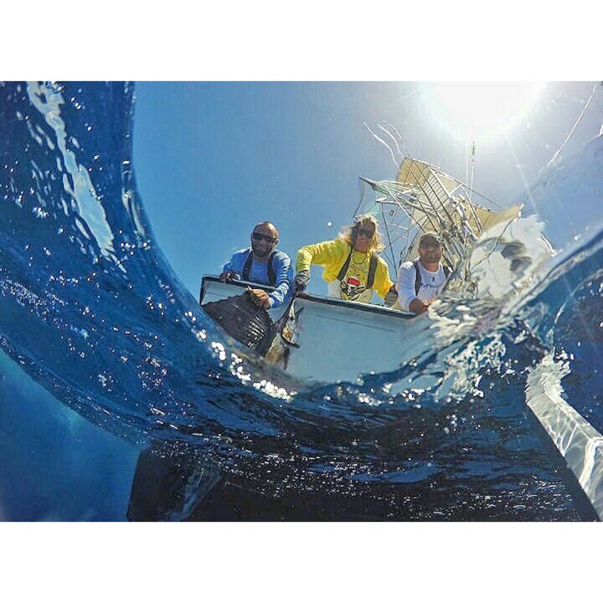 FishFishme's tweet photo. This is quite the angle! 🎣#deepseafishing  #fishfishme #fishing https://t.co/KTxAPMbXPi