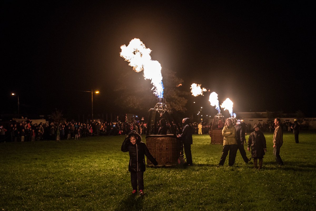 PhotosbyLar's tweet photo. One from the Night Glow Event in Loughrea @loughreaonline @MadeinGalway0 @Irish_Champs @CountyGalway #fire #rain https://t.co/gfTTAZWYTS