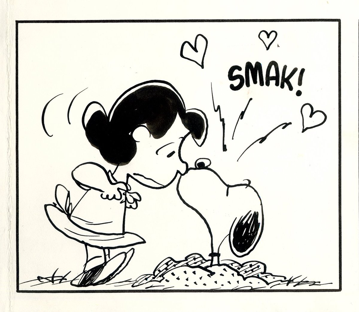 Snoopy Museum Tokyo ミュージアムから 10 8 2回展開幕です 本日は 動物のまね コーナーから プレーリードッグのまねをしたスヌーピーがルーシーにsmak チュッ 子犬だったスヌーピーは 1950年代後半から体つきがなめらかになり動きに自由