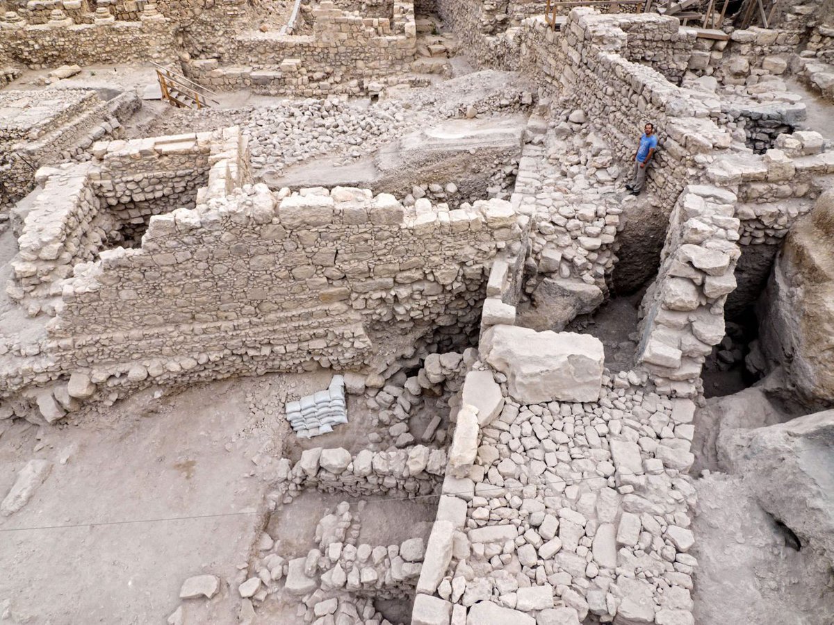 whencyclopedia's tweet photo. The best of #Israel #archaeology in 5776. https://t.co/KEr7uKDEyR https://t.co/Pz4Up3QPaQ