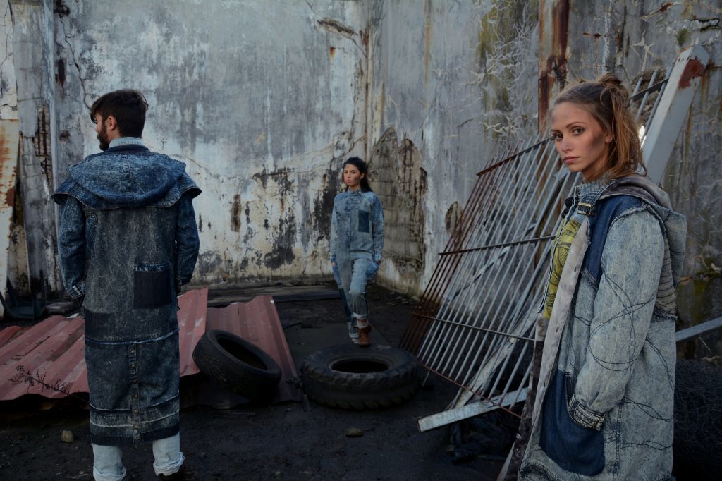 “43 | #ArqadiaAmérica

Experimentación de una textura que se mimetiza con el contexto. bit.ly/2cYbG6H