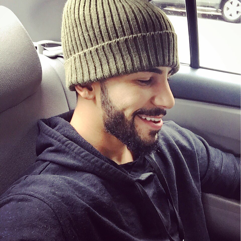 omgAdamSaleh's tweet photo. Can't wait for October 1st!! Will be attending @beautycon in NYC :) see ya soon @StyleHaul #beautyconnyc oh and I never knew I had a dimple🙄 https://t.co/tfDkIM4Kgx