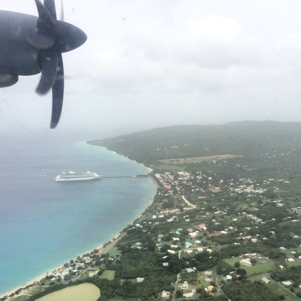 53rdWRS's tweet image. On approach after upgrading #Matthew to a hurricane. The crew completed an alpha pattern today for 4 fixes in 8 hrs 📸: ARWO Maj Rickert 🌀