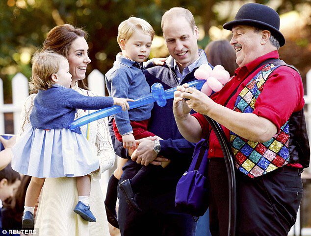 themegbrady's tweet photo. Everything's gonna be fine guy we're all gonna be okay #RoyalVisitCanada https://t.co/OCiSK2rXz0