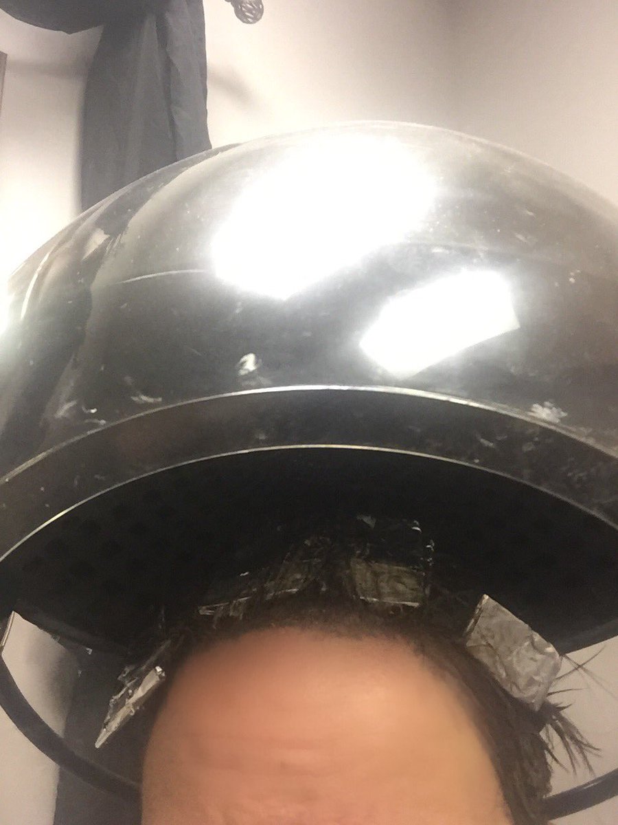 OMS_Spin's tweet photo. Getting ready for pay off day tomorrow!! #crazyday #getadonut #pink #champions #sciencewithspintzyk https://t.co/F6FGTs74Sc