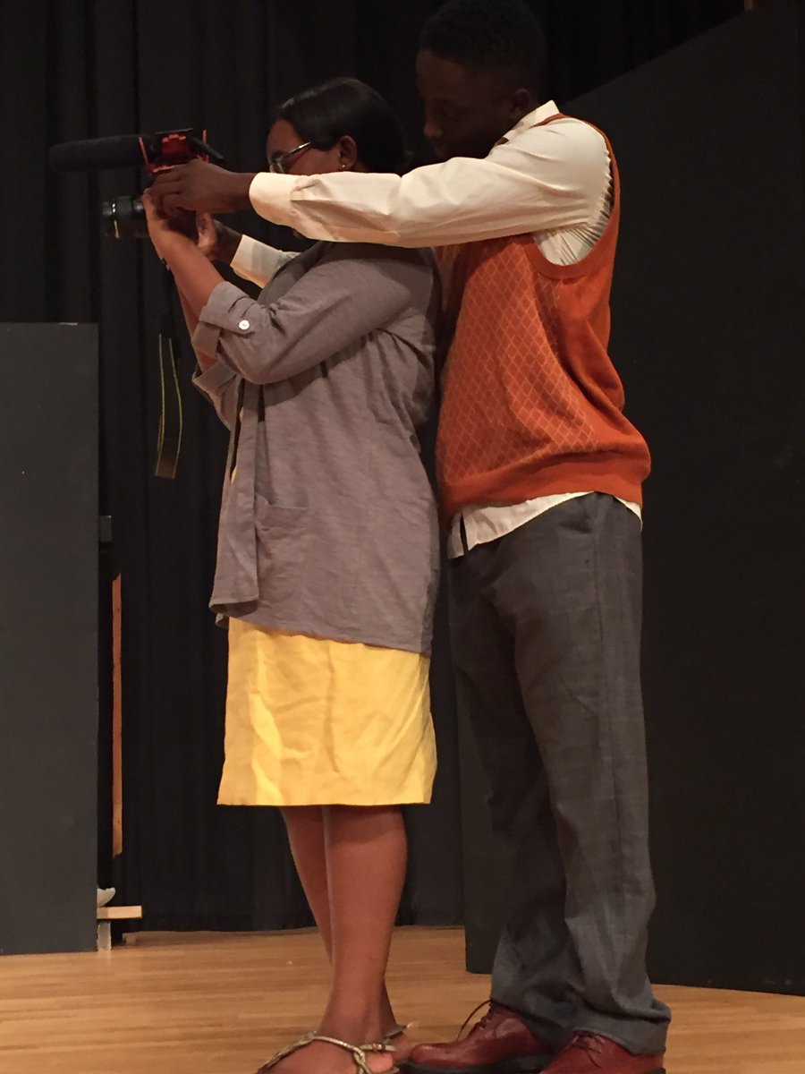 FCHSTigerTroupe's tweet photo. "I think this is getting mushy" #MirrorsRehearsal #FCHSDoesMirrors #OneAct2016 https://t.co/jVCYaUI8BT
