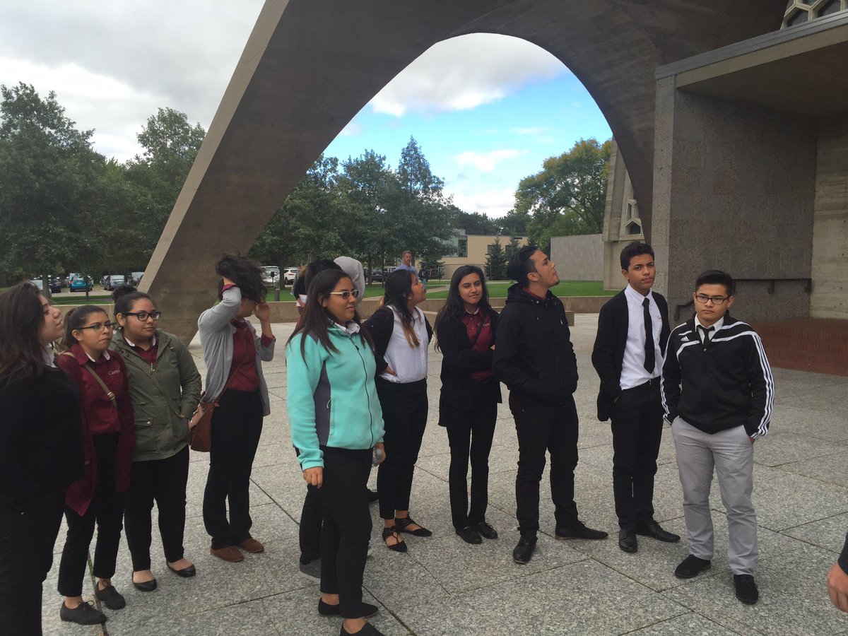 carmen_schools's tweet photo. Thank you @CSBSJU for kicking off Bus 1's #JCT2016 for #South juniors. https://t.co/vD67e6HXOJ