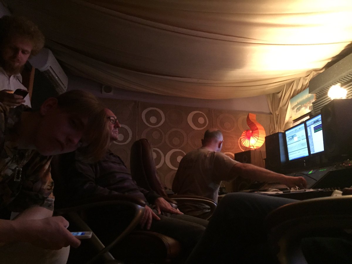 Off The Wire tweet media