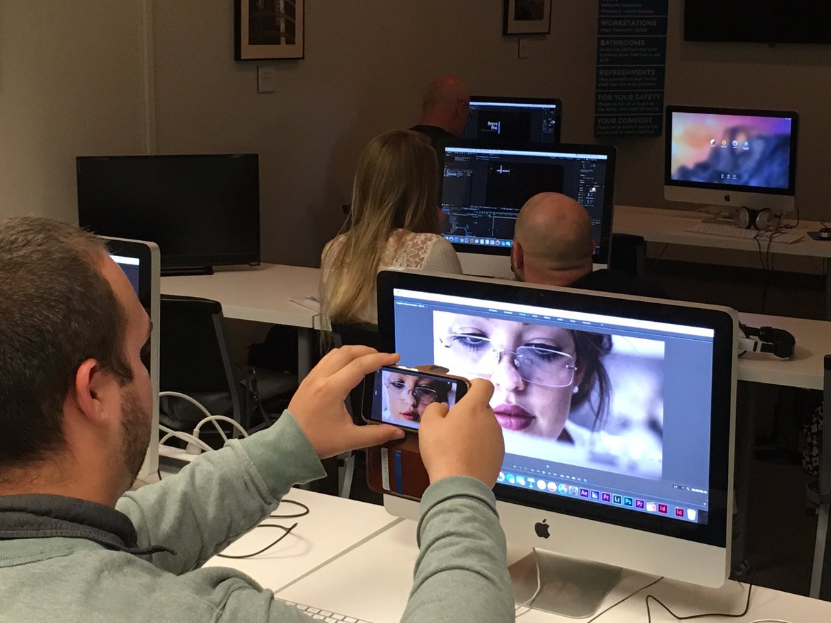 BldrDigitalArts's tweet image. Study clusters at BDA & @CodeCraftSchool today!
#JavaScript #CallbackFunctions #VideoEditing #Adobe #PremierePro