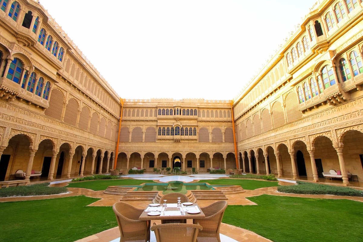 linolinens's tweet photo. #hotel #linens @suryagarh @linolinens #customised #india #design #rajasthan #hospitality #palace #Hotels #Details #linolinens #linen https://t.co/WXJwVFltTJ
