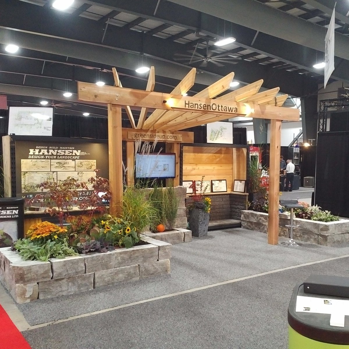 HansenOttawa's tweet photo. At the home show .. Come visit us this weekend @OttawaHomeShow @EYCentre @LndscapONottawa @KnippelNursery @CCNaturalStone https://t.co/4oAuuMcmIE