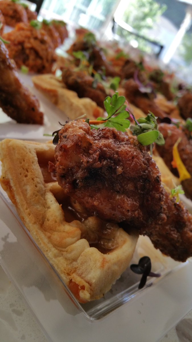 PinxCatering's tweet photo. This Saturday at #ThePointAlameda for Lobster Mac, Chx and Waffles w/Honey Butter Siracha Drizzle. Life is short...eat something memorable https://t.co/y0sZMZY8jY