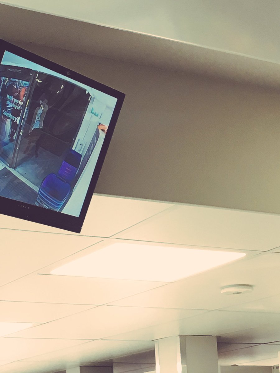 ellisdawg's tweet image. Word to @SleazyFBlah sip Captain Morgan's