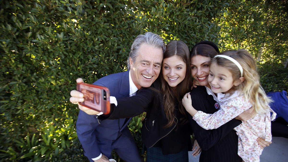 Californians will soon be allowed to take selfies with their completed ballots