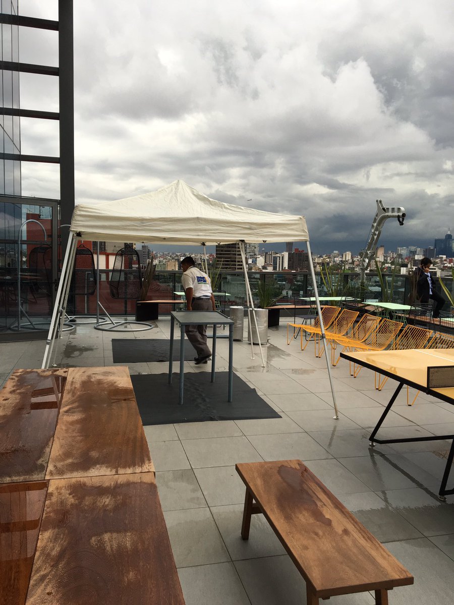 HFMexicoCity's tweet image. De la terraza de @WeWorkMEX se ve la planta 33 del @CIBBVA, ya con los preparativos del Meetup #hfcdmx #aiscdmx