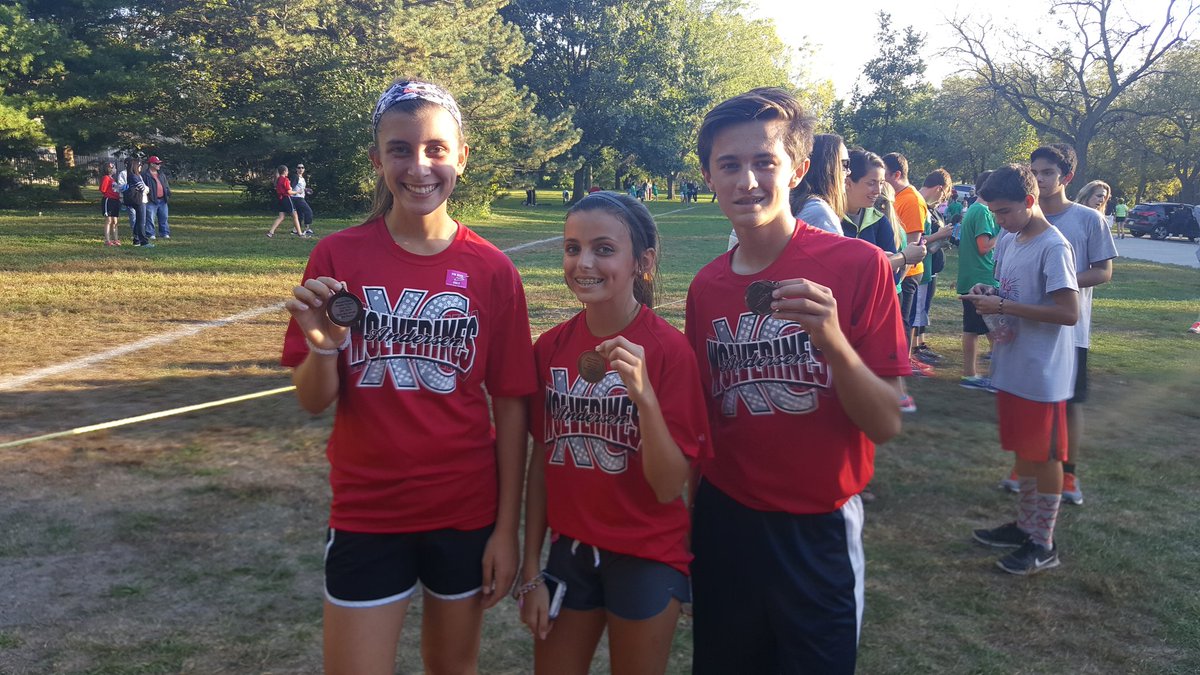 meyer_daniel2's tweet photo. 8th grade medal winners minus 1. Great job Lyla (9th), Kaylee (5th), Gage (5th), and Jack (4th). #amsxc https://t.co/lB4qLo4np2