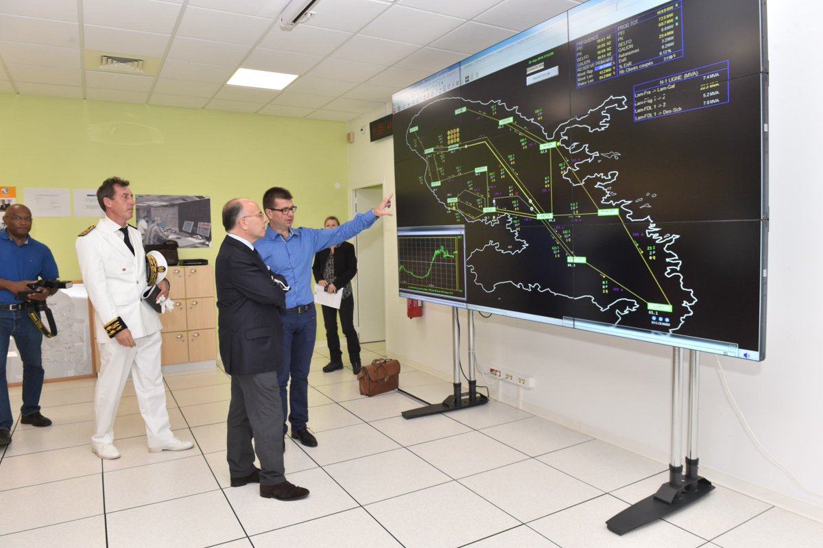 Interieur_Gouv's tweet photo. .@BCazeneuve débute une visite de 5 jours aux Antilles et en Guyane pour illustrer les mesures du plan de sécurité #outremer https://t.co/nWzeb6mQm6