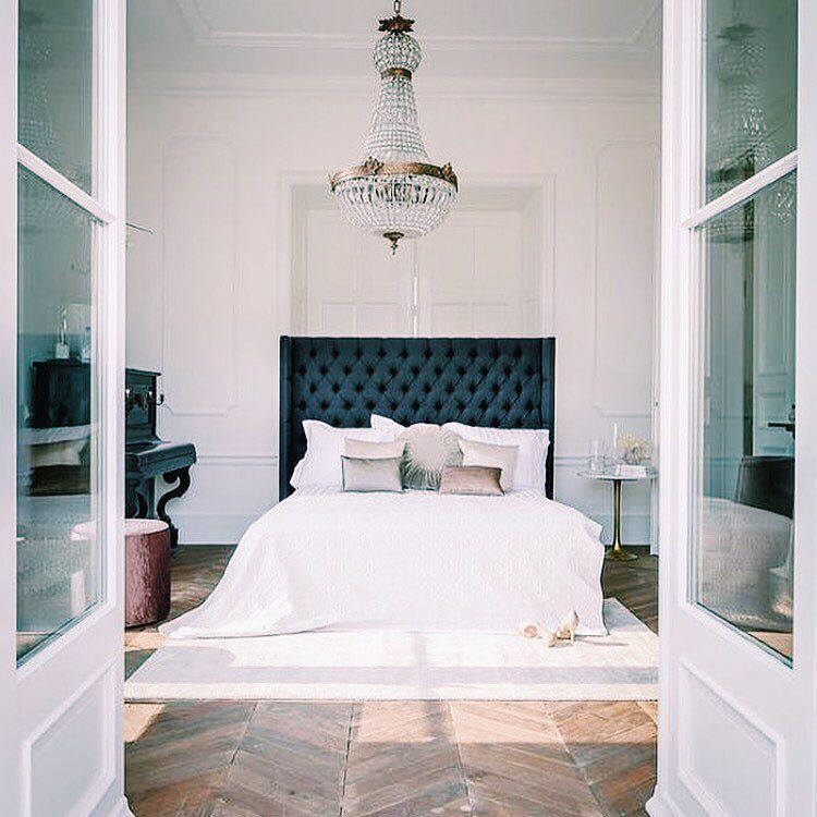lovedetailed's tweet photo. It's a bad habit we know, but who else is working from their bed right now? #Guilty #LDInspi #Regram @stylebymanda https://t.co/Nd5C9Wsq93