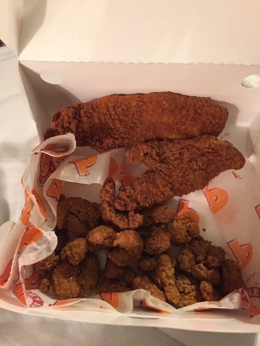 asandersb's tweet photo. Over cooked shrimp and fish.  I would be embarrassed to serve this!  #PopeyesWestValley https://t.co/I8HVK39GsZ