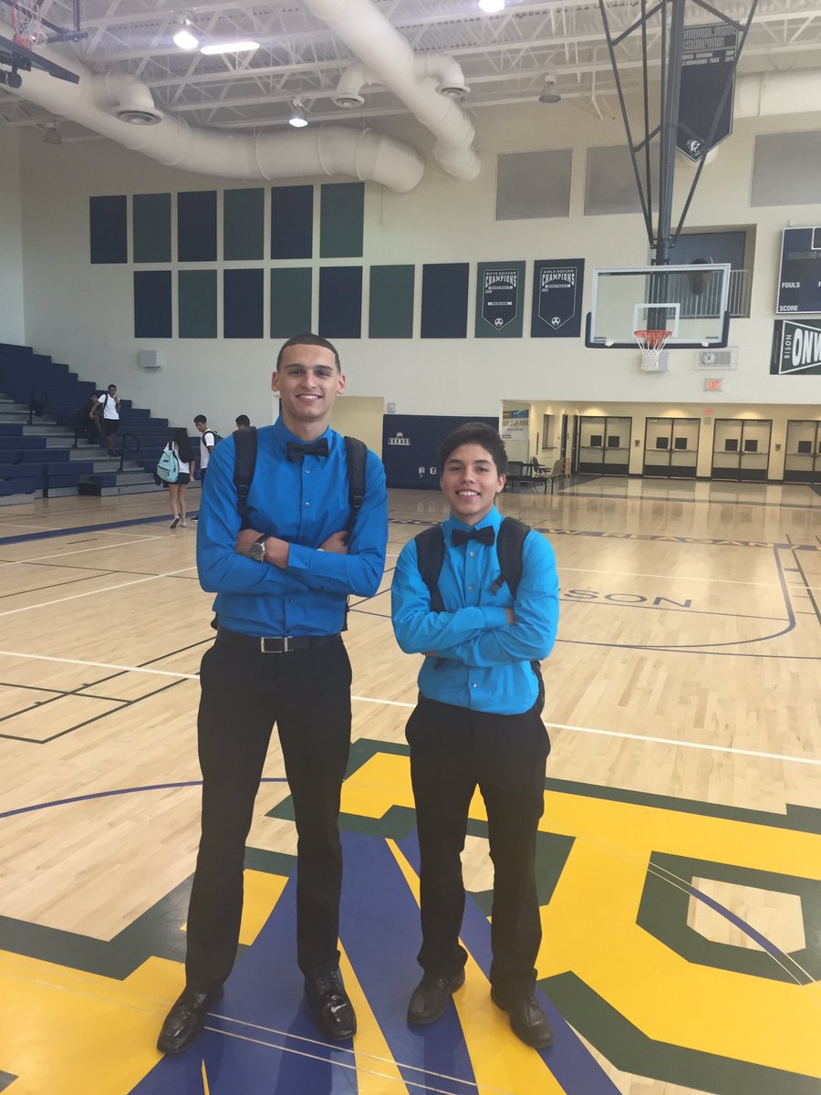 Santi_Cortess's tweet photo. AAU teams, different schools, played against each-other, ily bro happy birthday❤️ 🐉 #1twopunch #ulegal https://t.co/Wr4Dflord8