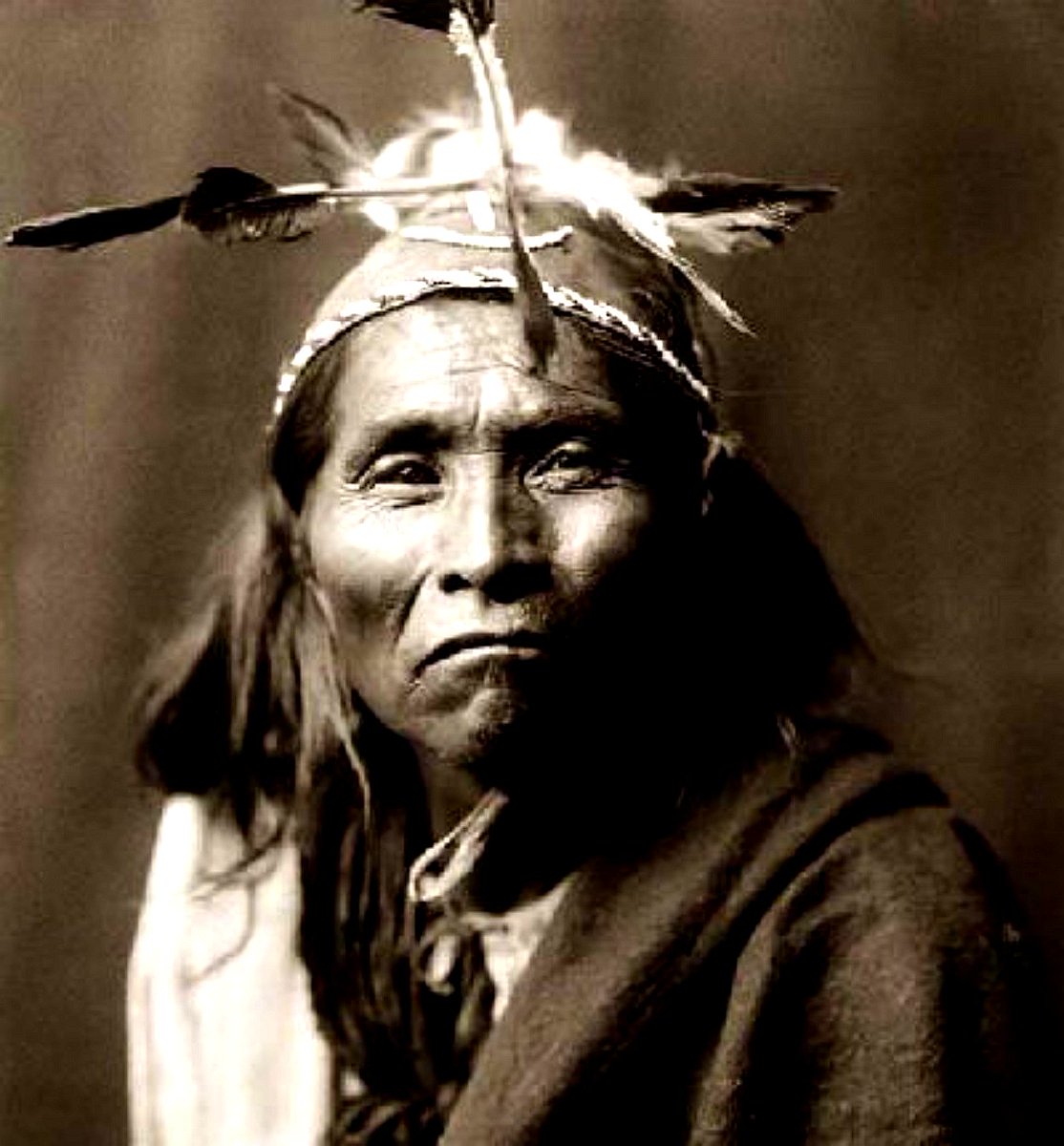 Apatchies's tweet image. I was born on the prairies where the wind blew free and there was nothing to break the light of the sun.
- Apache chief, Geromino
#Apatchie