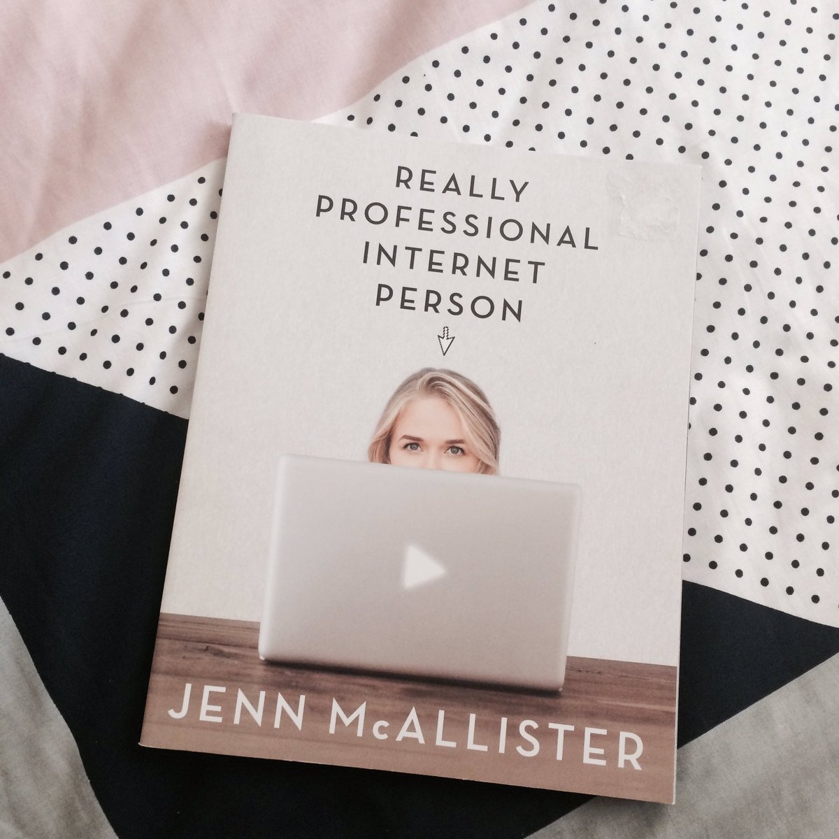 ghostinjade's tweet photo. @jennmcallister look what I found today #ReallyProfessionalInternetPerson #RPIP https://t.co/iqUZT3qwfH