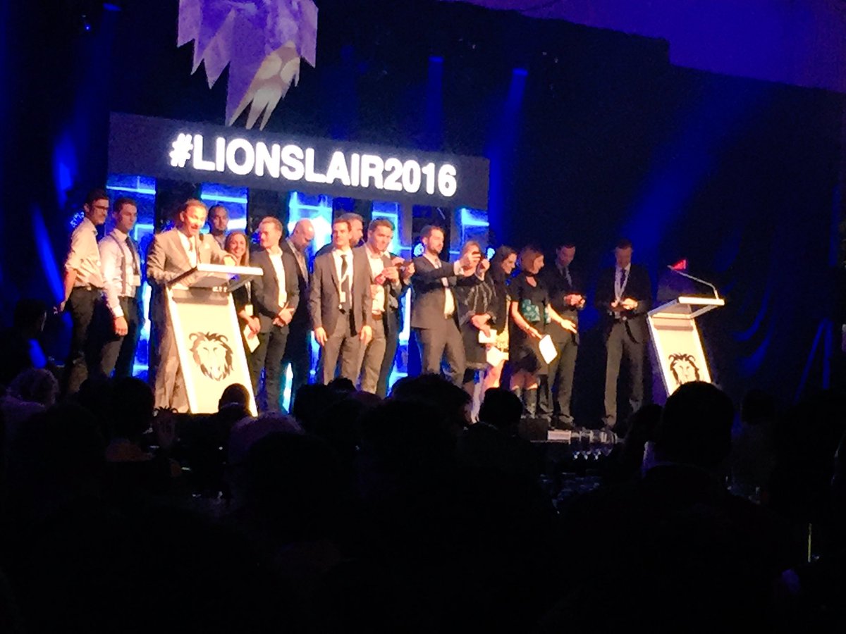 WBoothSchool's tweet photo. Exciting night with @itbeginswithIF #LIONSLAIR2016 &amp; our #WBooth grad students! Congrats @nixsensor for 1st Place!!!! https://t.co/OARGpxHWud