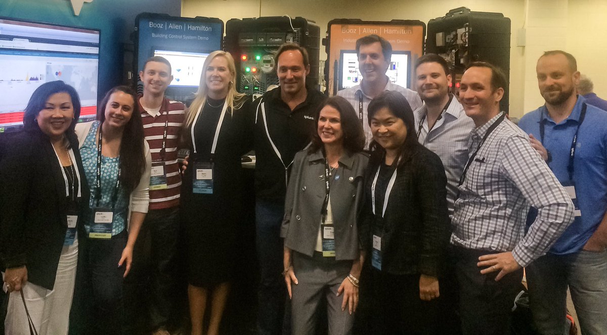 SparkleSarge's tweet photo. Had a great @Splunkconf with my @BoozAllen and @splunk peeps #boozallenics #ThreatBase #splunkconf16 https://t.co/c0w71LNxem