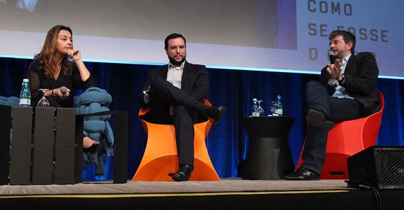 meioemensagem's tweet photo. Integração e transparência são essenciais para CMOs. #maximidia2016 https://t.co/V1ueXkTvZS https://t.co/Z2nlR5y8ee