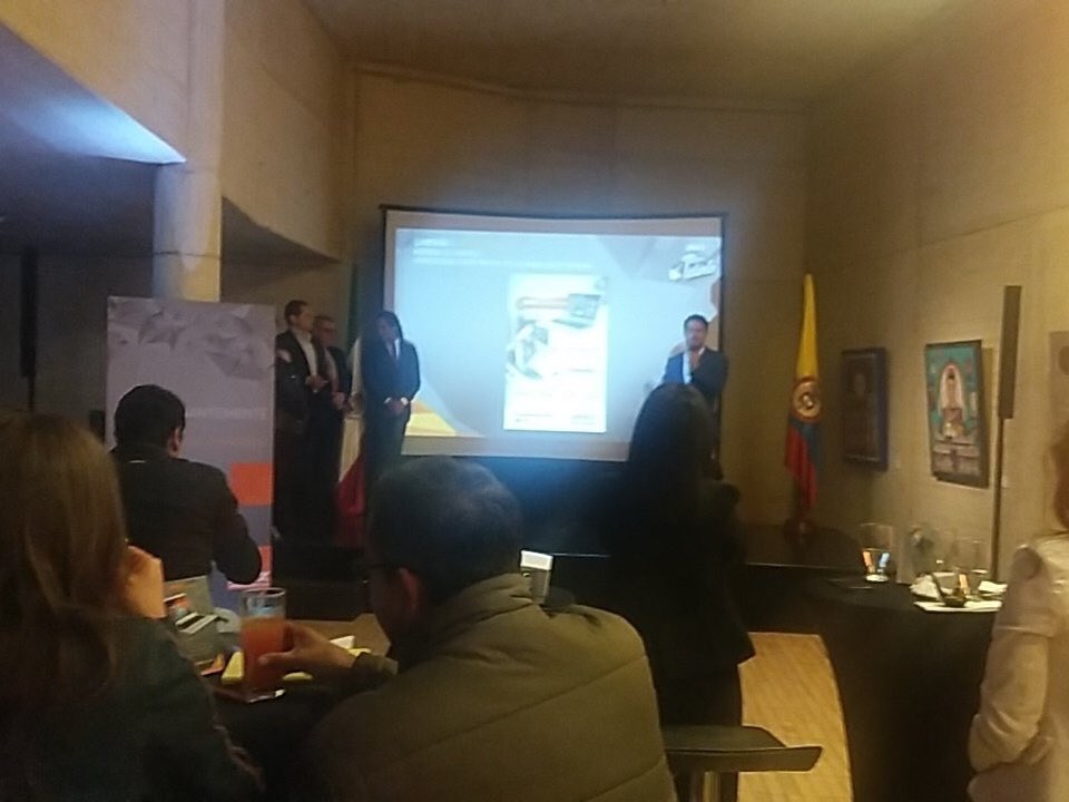 DiegoCabreraV's tweet photo. Una buena experiencia #LanixNeuron @LanixColombia @PlataformGadget #Prensa @jmanuelnieto https://t.co/bVPUBy5lF3