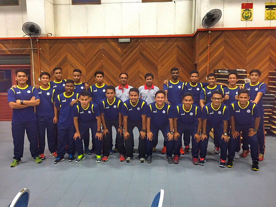 Abam_iys's tweet photo. eh.trasa rindu pulak tetiba🙈.mood Piala Pengarah mai dah pa😂. #HariKokoIpgPerlis #IPGM #IpgPerlis #Sipma2015 https://t.co/b8j7EpMVqV