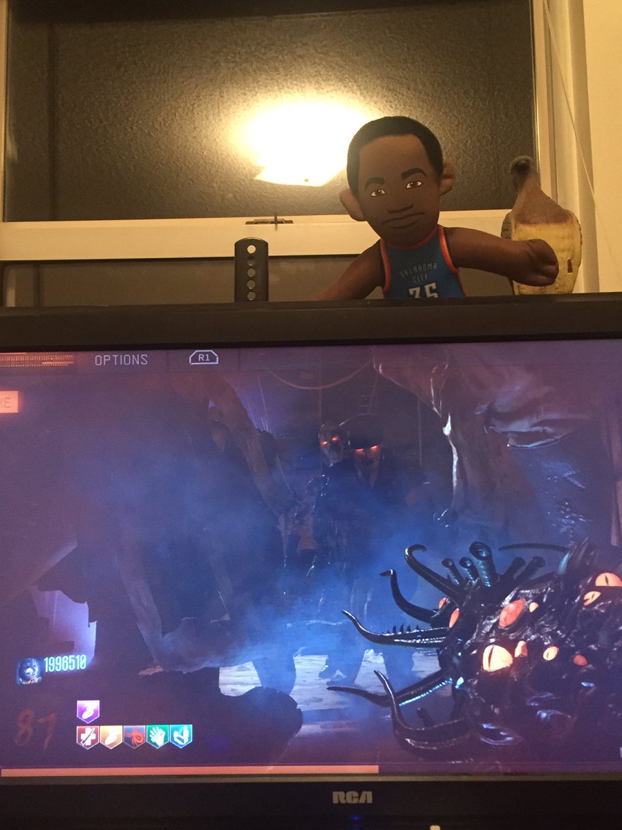 Obo_Rex_stream's tweet photo. News flash. COD ZOMBIES IS BUGGED AND BULLSHIT. Froze at round 87. @Treyarch @TreyarchSupport @ATVIAssist https://t.co/EdtiLMivHX