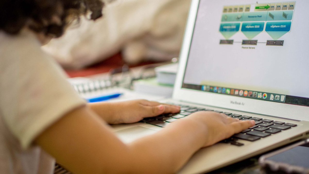 edutopia's tweet photo. A 6-step strategy for evaluating websites as information sources: https://t.co/iMdbgrb8jd. #digcit https://t.co/E7l3E3cJm1