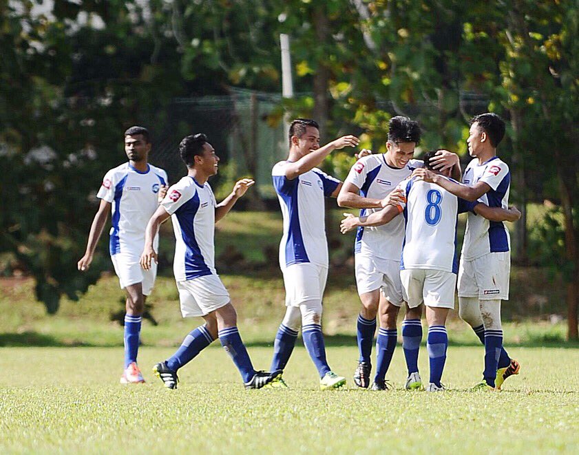 Abam_iys's tweet photo. eh.trasa rindu pulak tetiba🙈.mood Piala Pengarah mai dah pa😂. #HariKokoIpgPerlis #IPGM #IpgPerlis #Sipma2015 https://t.co/b8j7EpMVqV