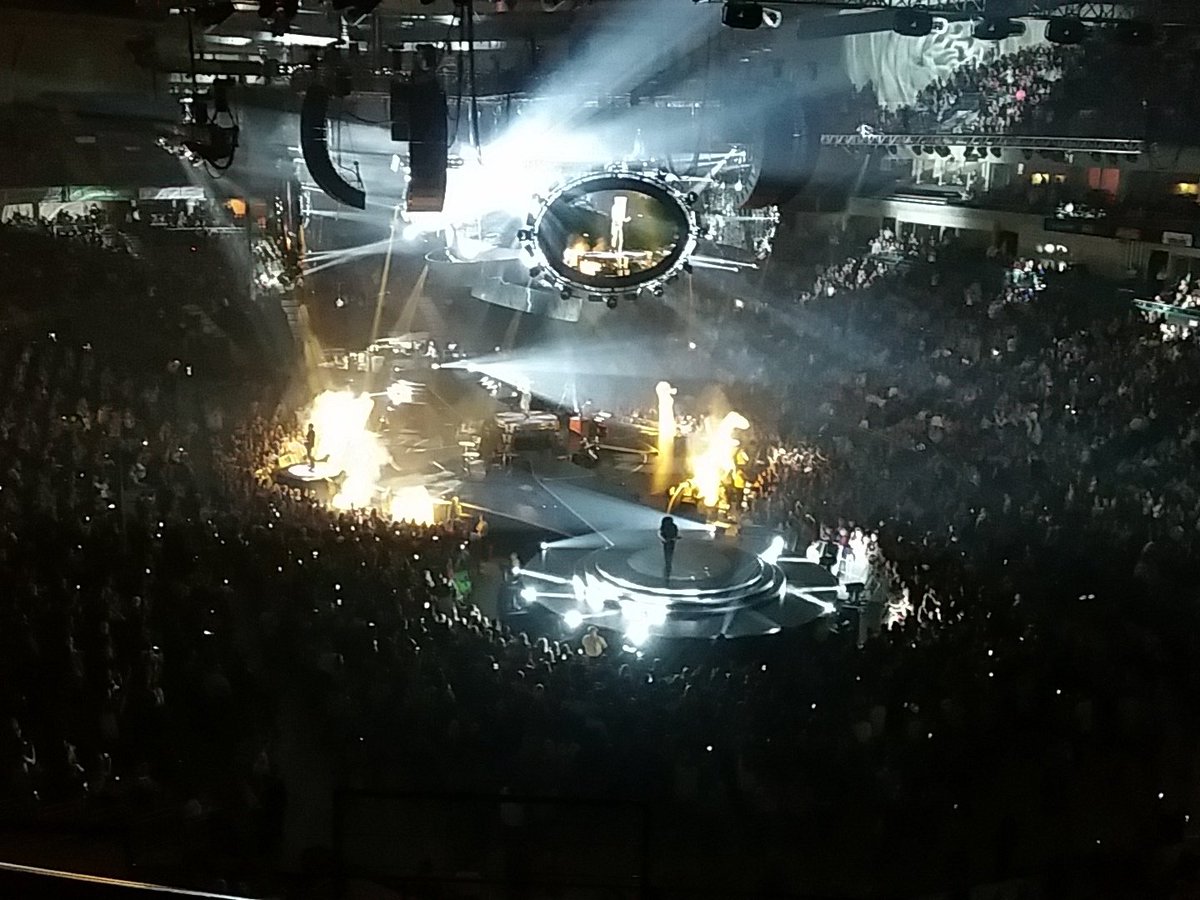 50des18's tweet photo. @carrieunderwood #TheStorytellerTour https://t.co/U3g4LlUcpq
