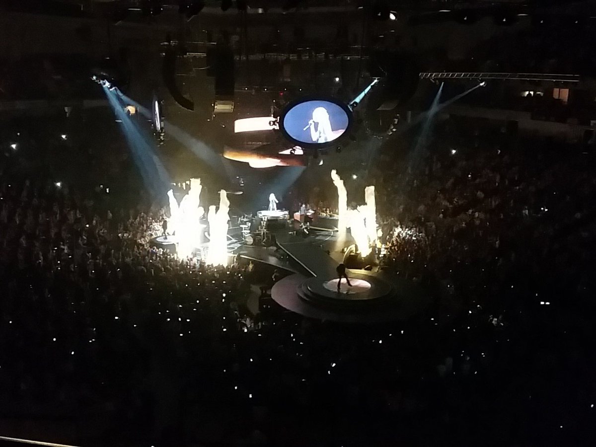 50des18's tweet photo. @carrieunderwood #TheStorytellerTour https://t.co/U3g4LlUcpq