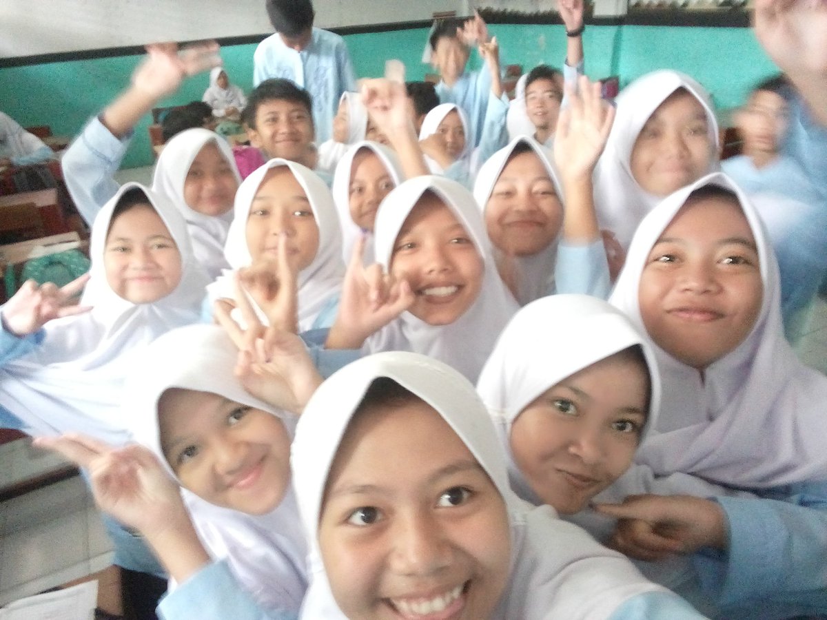 andiendien12's tweet photo. Alhamdulillah acara Get Izzi Get Love dan Pemilu Ketos berlangsung lancar https://t.co/PBOsr41uZR