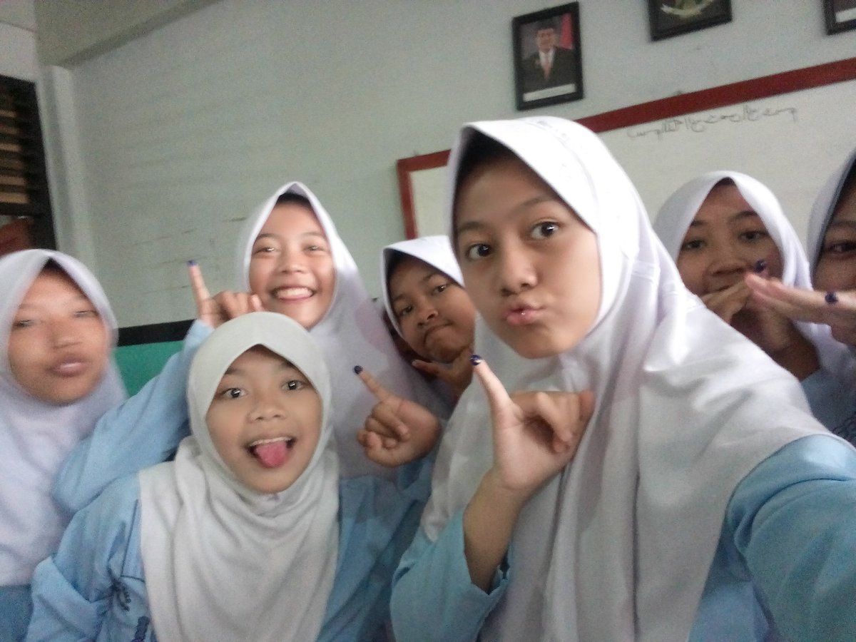 andiendien12's tweet photo. Alhamdulillah acara Get Izzi Get Love dan Pemilu Ketos berlangsung lancar https://t.co/PBOsr41uZR