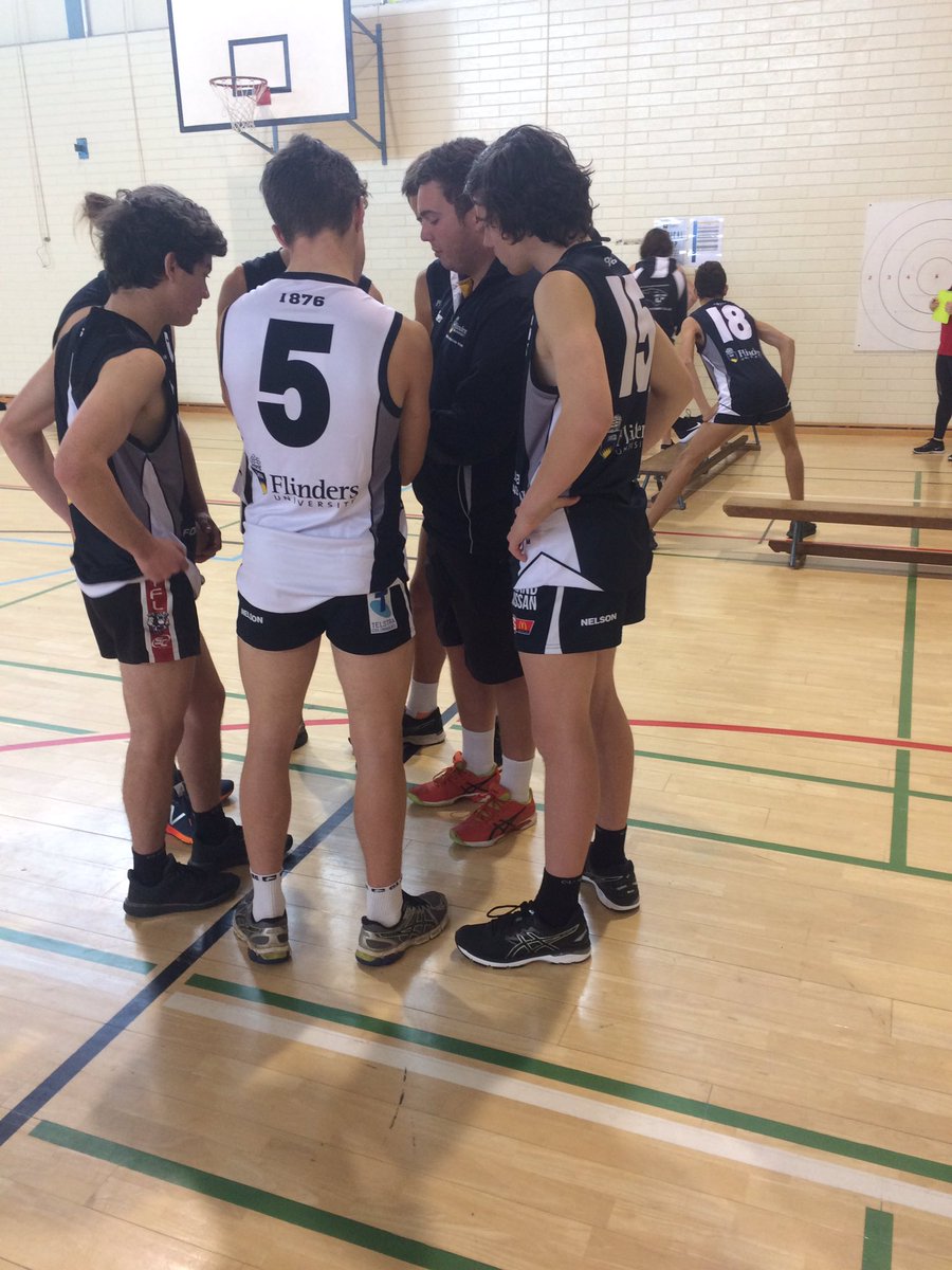 FlindersIpp's tweet photo. @Flinders biomechanics students analysing kicking styles  #EDCT @southadelaidefc @ShapeResearch @SANFL https://t.co/RNq27iMMKU