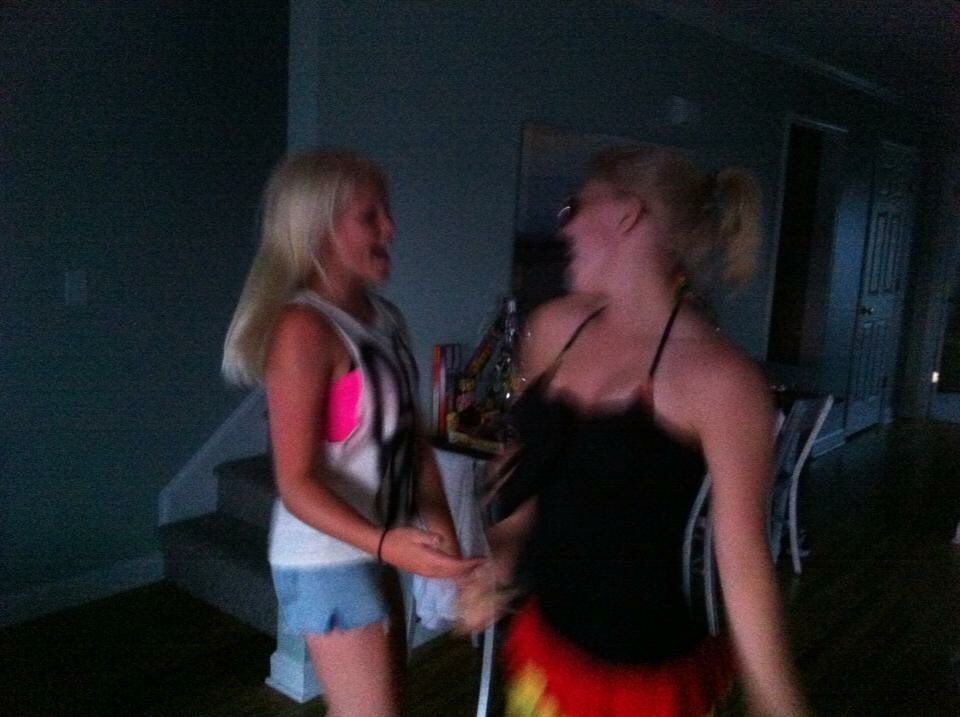 jordyn_work's tweet photo. Happy 21st bday to the raddest sister ever. #skully #juice #2E4 https://t.co/y4cTs8QpyI