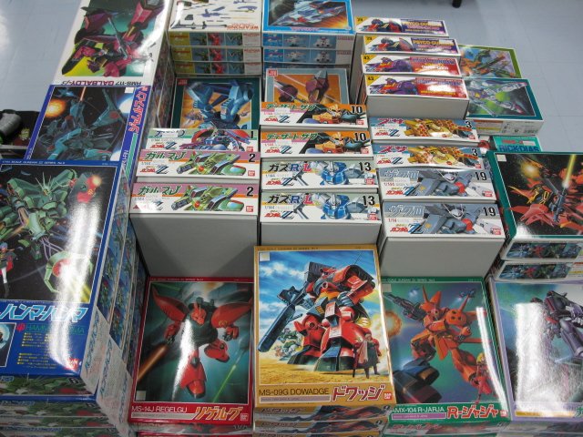 プラモデル 旧キット まとめ売り 再販】バンダイプラモデル『機動戦士Zガンダム、ガンダムZZシリーズ
