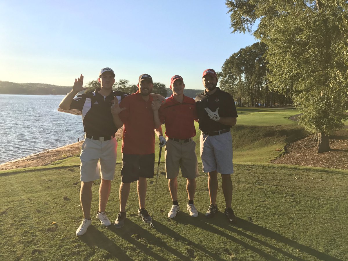 ngpg4's tweet photo. @CardChronicle @epoole10 @nickenovak taking over Clemson #gocards #walkercourse #BeatClemson https://t.co/Z5QRYwxiGk